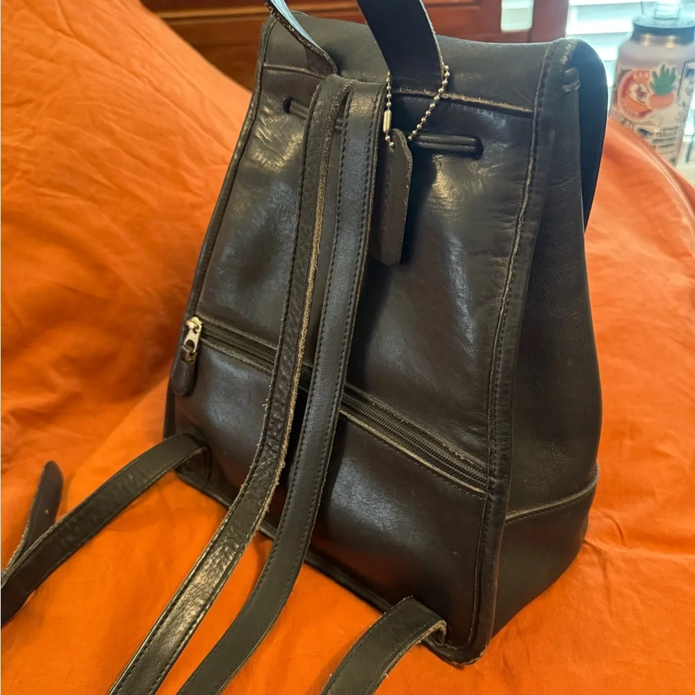 COACH vintage turnlock backpack purse in black with silver hardware. 90s! - Picture 4 of 15